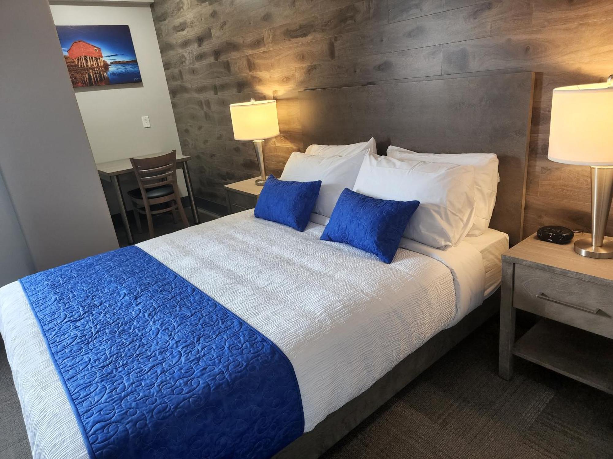 Razoolies Inn Stephenville Room photo
